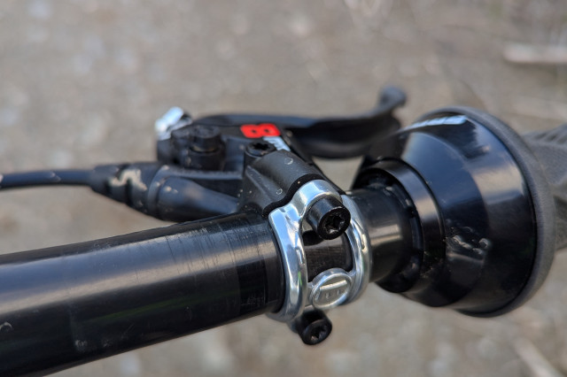 Magura MT8 Pro Clamp.jpg