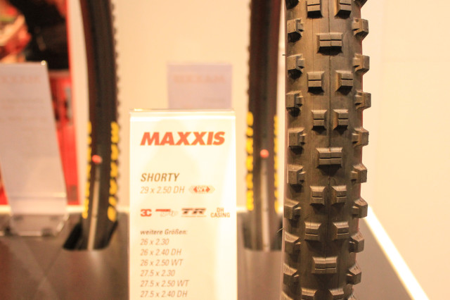 Maxxis tyre 10.jpg
