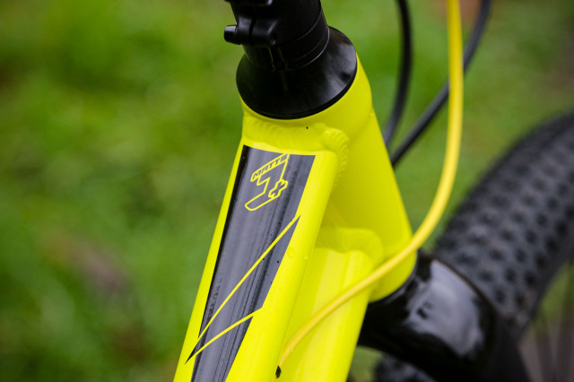 Merida Matts J 24 + - top tube.jpg