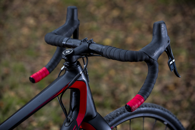 Merida Silex 9000 Detail Bars.JPG