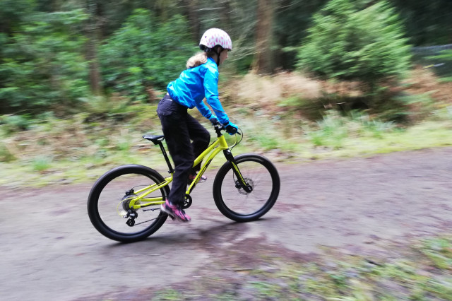 Merida_MATTS_J24_Riding_2.jpg