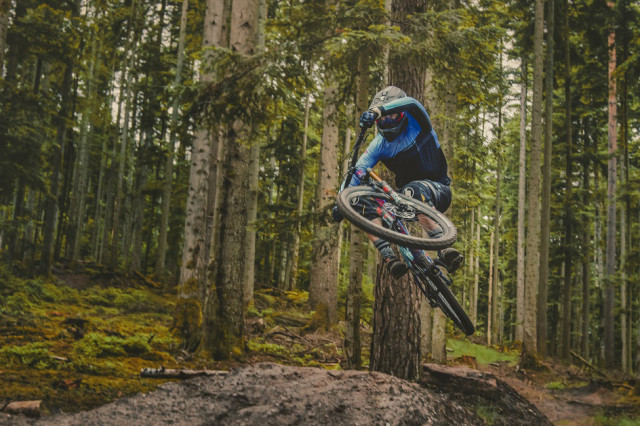 Mondraker Superfoxy riding 1.jpg