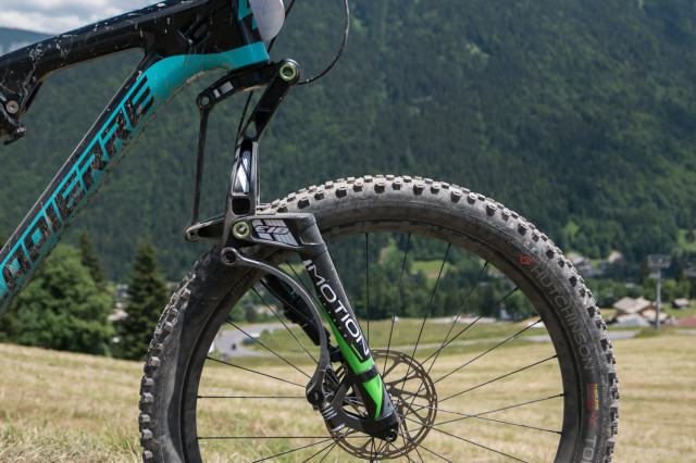 Motion-E18-linkage-fork-first-ride-review-101.jpg