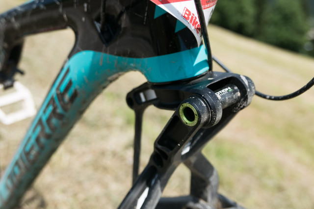 Motion-E18-linkage-fork-first-ride-review-103.jpg