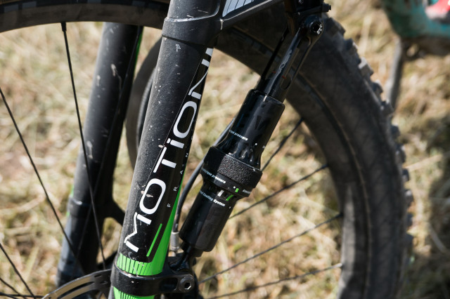 Motion-E18-linkage-fork-first-ride-review-105.jpg