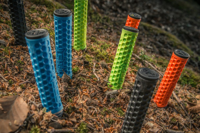 NS bikes Hold fast grips 1.jpg