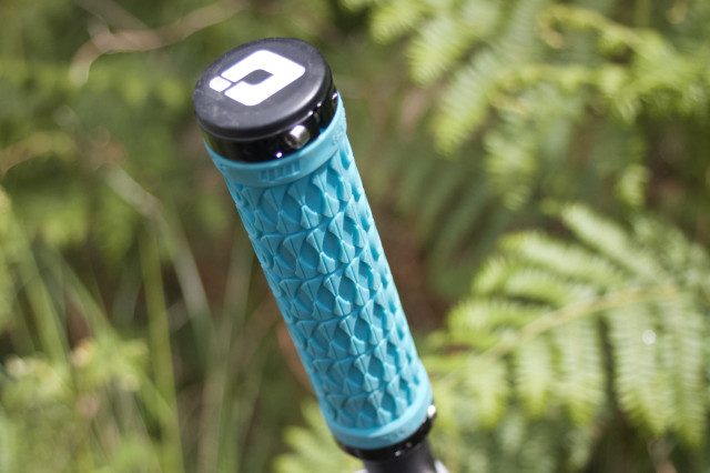 ODI SDG MTB Lock On grips 1.jpg