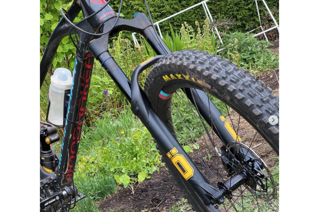 Ohlins RXF36 fork.png