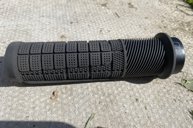 OneUp Thick grips 2.jpg