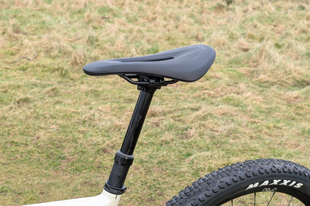 Orbea Oiz M21 Seatpost.jpg