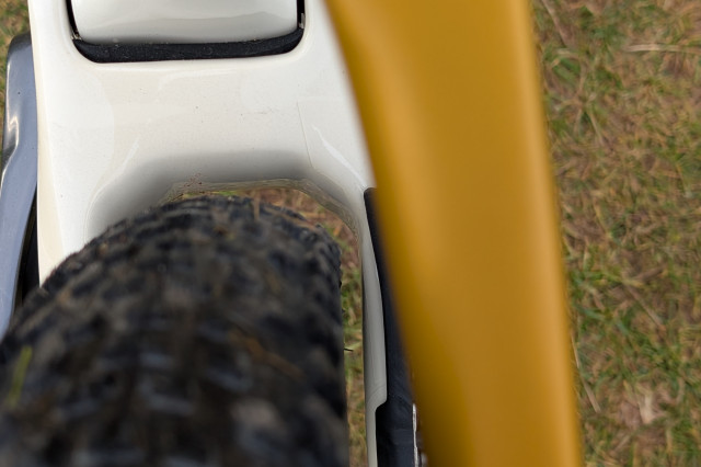 Orbea Oiz M21 tyre clearance.jpg