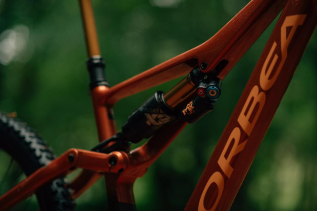 Orbea Rallon M Team 2024 - Medium2.jpg