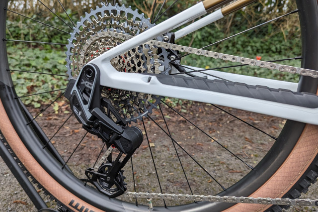 Orbea_Oiz_M-Team_AXS_T_Type.jpg