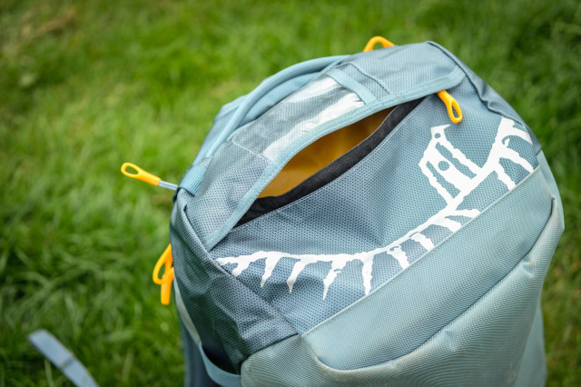 Osprey Transporter 40L Duffel bag-9.jpg