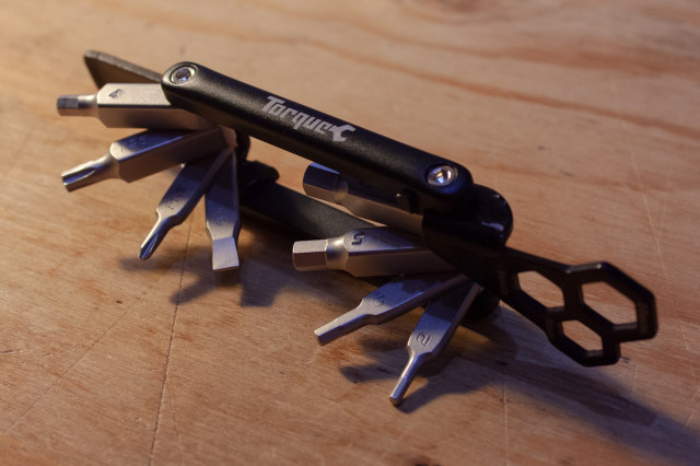 Oxford-Torque-Slimline-12-Multitool-review-2.jpg