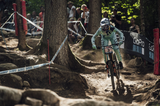 Tahnee Seagrave DH race