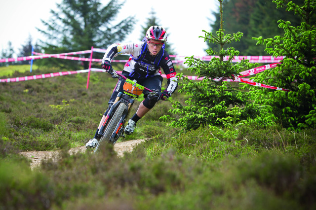 tweedlove women race