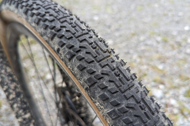 Panaracer_GravelKing_X1_2.jpg
