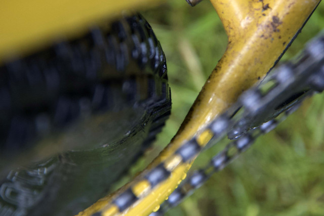 Pipedream Cycles A.L.I.C.E. frame and fork review rear tyre clearance.jpg