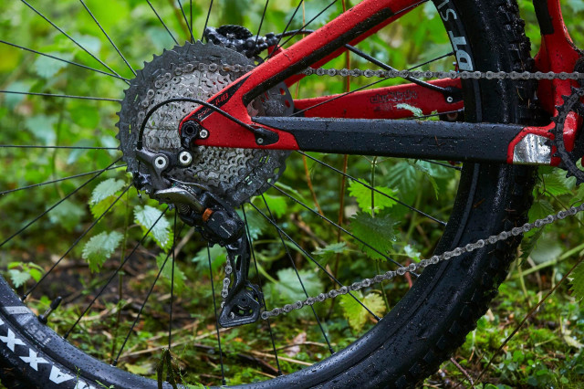 Pivot-Mach-5-5-Carbon-109.jpg