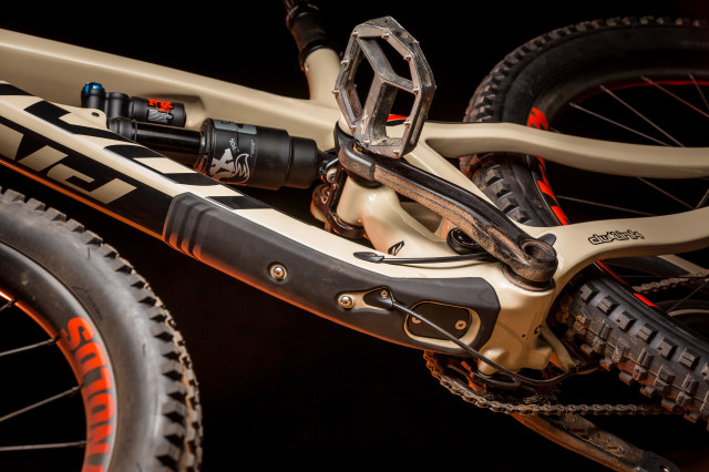Pivot_Firebird_29_bike_details-1887.jpg