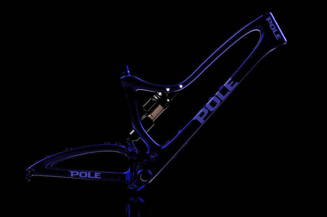 Pole-Super-Enduro_CNC-machined-aluminum-enduro-all-mountain-bike_light-teaser.jpg