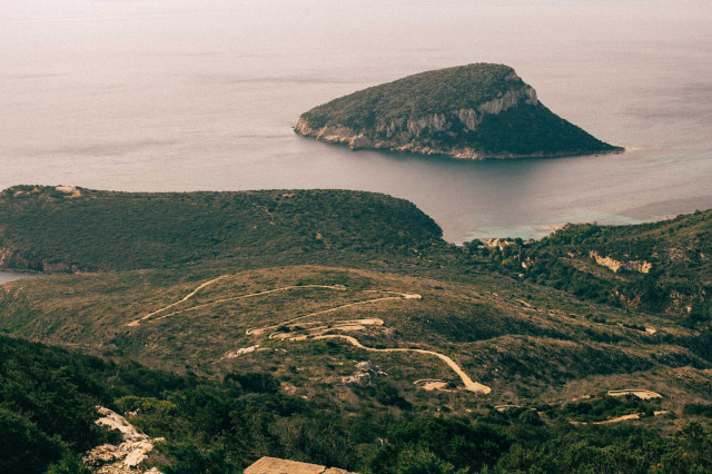 ROAMER_01-Bikepacking-Sardinia-1.jpg