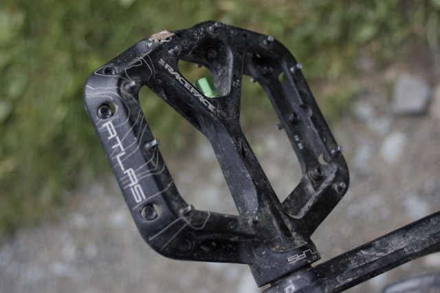 Race Face Atlas Flat Pedals 2020 3.jpg