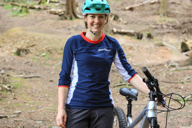 Race Face Khyber Jersey Womens-1.jpg