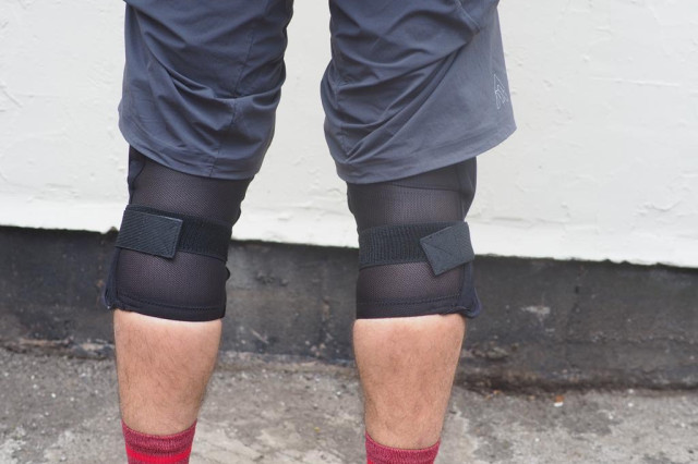 Race Face Roam Knee Pad Review 3.jpeg