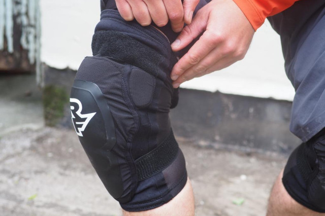 Race Face Roam Knee Pad Review 4.jpeg