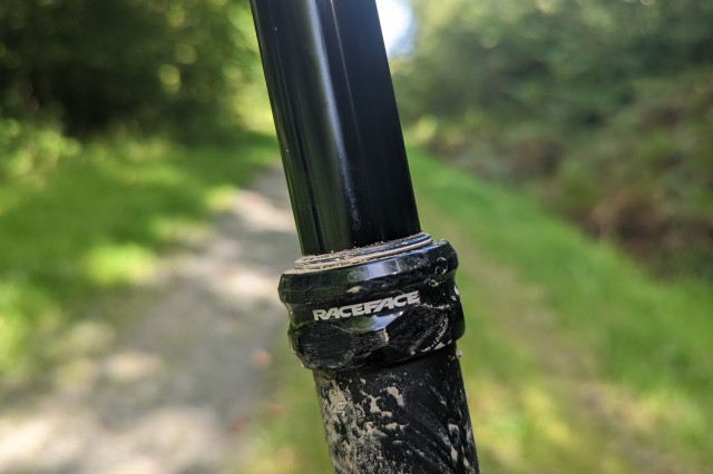 RaceFace_Turbine_R_dropper_seatpost_Seal.jpg