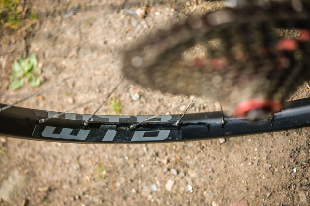 Raleigh build WTB i30 Industry Nine 27.5 wheelset-5.jpg
