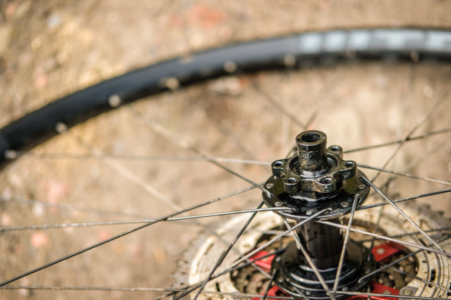 Raleigh build WTB i30 Industry Nine 27.5 wheelset-7.jpg