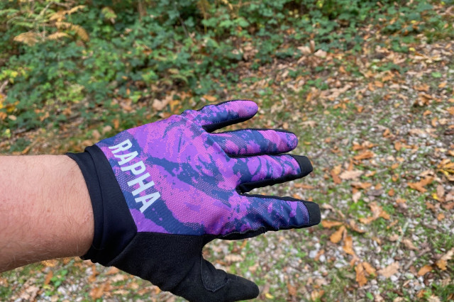 Rapha Trail glove 1.jpg