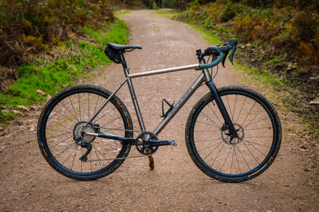 Ribble CGR Ti Whole bike-4.jpg