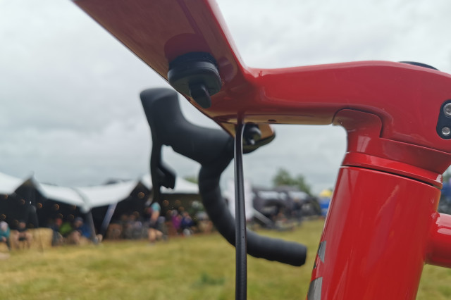 Ribble_Gravel_Ti_AXS_clips.jpg
