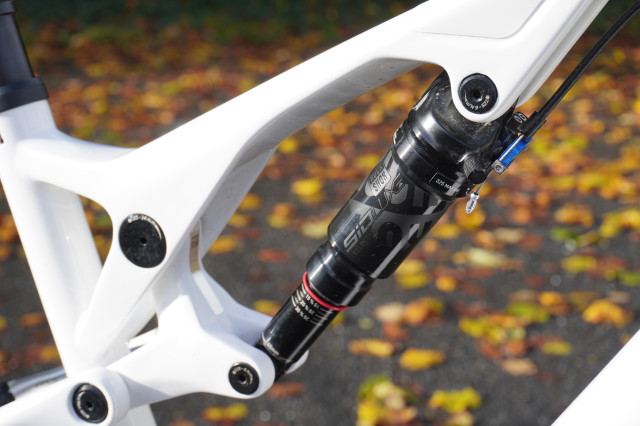 Rockrider_RACE_900S_GX_AXS_Shock.JPG