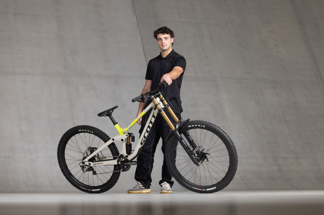 SCOTT DH FACTORY_2024_PHOTO_BY_MICHAEL RIEHLE_19.jpg