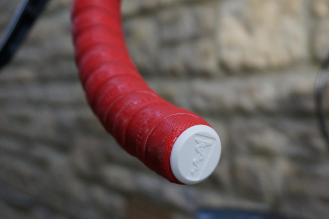 SQlab Handlebar Tape 712 plug.jpeg