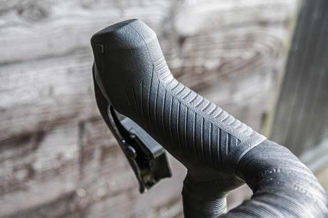 SRAM Red XPLR AXS hood.JPG
