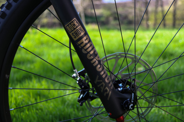 Santa Cruz Nomad R Alloy Detail Forks-4.jpg