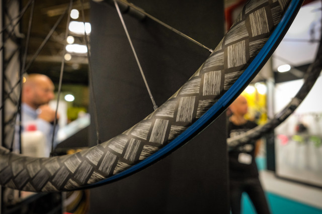 Sector aka Kinesis Carbon wheels-1.jpg