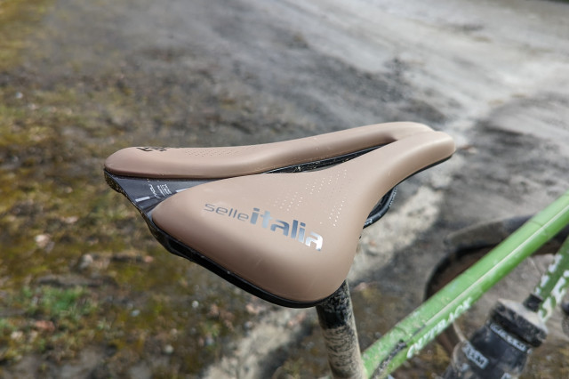 Selle_Italia_Novus_Gravel_rear2.jpg