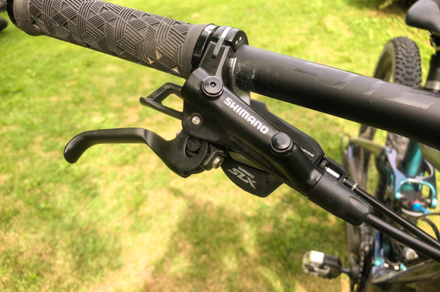 Shimano Deore MT520 4 piston brakes-4.jpg