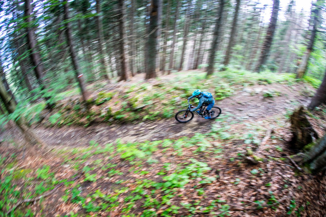 Shimano XTR M9100 riding.jpg