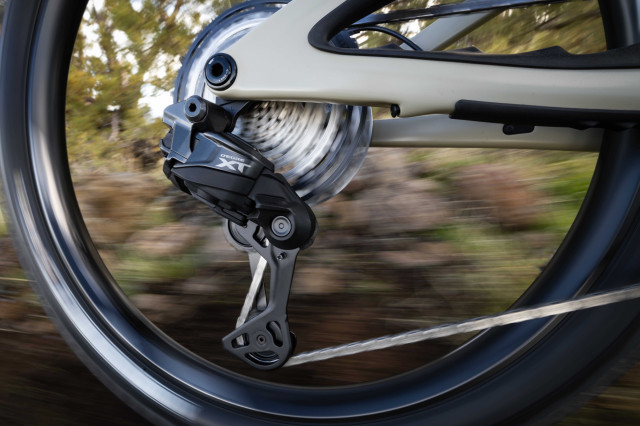 Shimano xt di2 hero mech.jpg