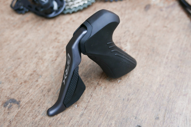 Shimano-GRX-Di2-RX800-gravel-groupset-101.jpg