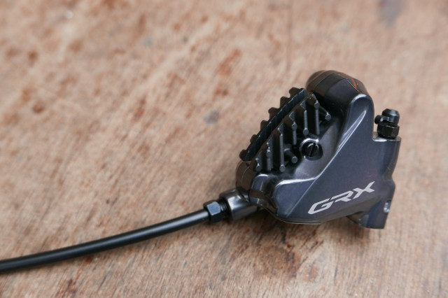 Shimano-GRX-Di2-RX800-gravel-groupset-105.jpg