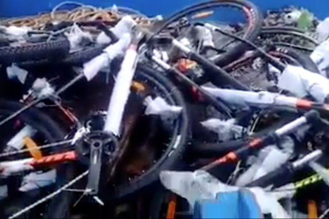 Scott bikes ship overboard 2
